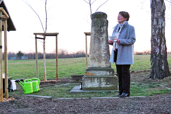 Irene Andrä berichtet am Heroldstein über die traurige Liebesgeschichte.