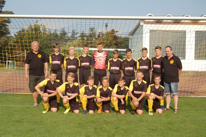 Kalkreuther C-Jugend in neuen Trikots