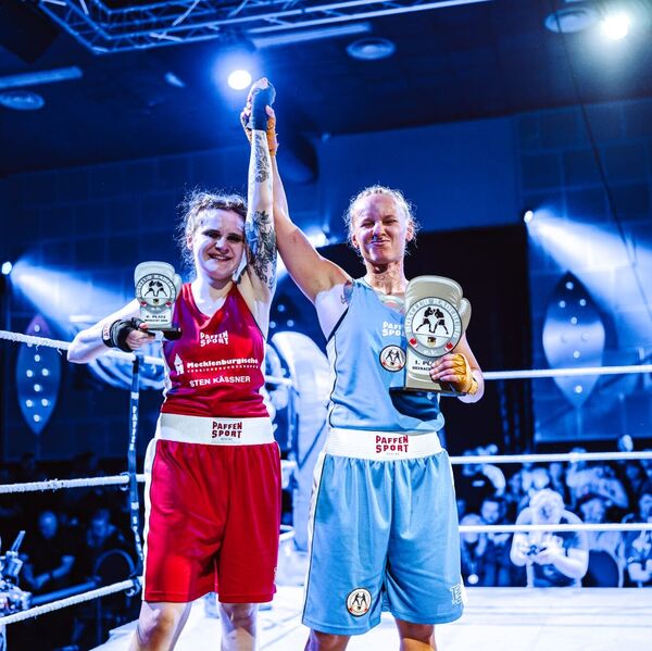 Aleksandra (re.)  mit ihrem 14. Sieg. Foto: Jakob Volksdorf