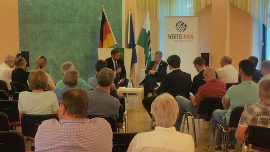 der Radebeuler Arzt und stellvertretende Landesvorsitzende der Werte-Union Dr. Sven Eppinger, Dr. Hans-Georg Maaßen und CDU-Landtagskandidat Sebastian Fischer