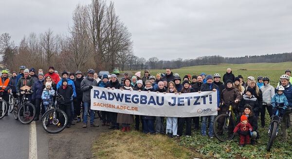 Banneraktion zwischen Bärnsdorf und Volkersdorf