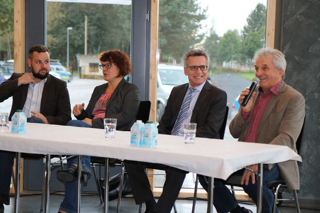 v.l. Sebastian Fischer, Michaela Ritter, Thomas de Maizière und Christian Damme