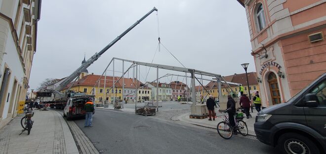 "Marktüberdachung" für die Tollen Tage der 66.Saison es Radeburger Karnevals. Foto: Martin Radseck