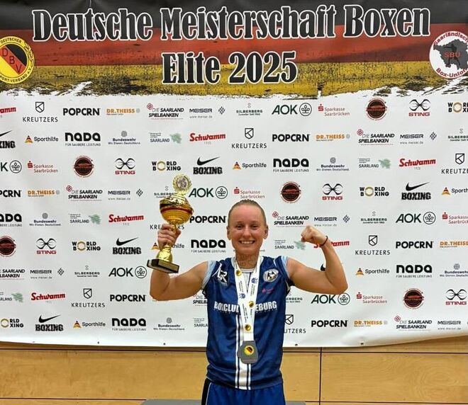 Radeburgerin Aleksandra feiert ihre erste Medaille bei einem großen Wettbewerb.