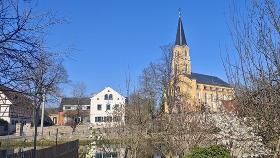 Die Bärnsdorfer Kirche hatte ursprünglich drei Glocken. Zwei wurden für Kriegszwecke eingeschmolzen.