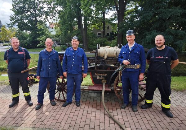 Historische Spritze mit Bodener Feuerwehr