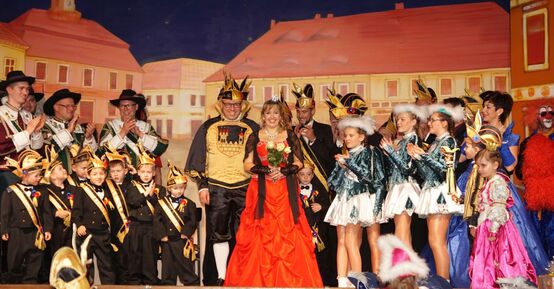 Prinzenpaar mit Hofstaat der 61. Saison