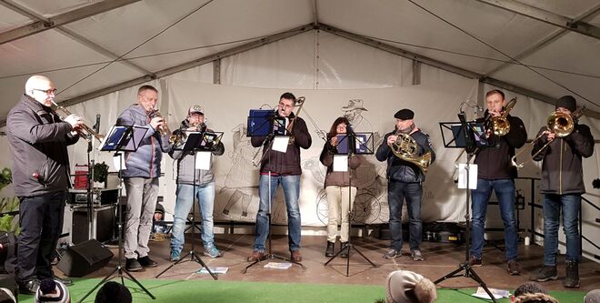 Der Posaunenchor der Ev.-Luth. Kirchgemeinde schloss den „. Advensvorabend ab.