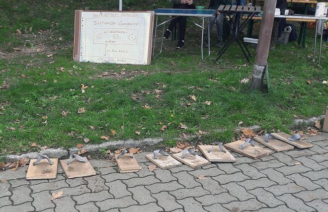 Holger Bachmann hat uns die Fußbrettchen gemacht, die für jeden Fuß persönlich angepasst wurden