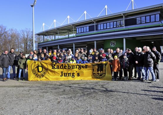 Radeburger Jungs im Gelände der Fußballschule Hannover