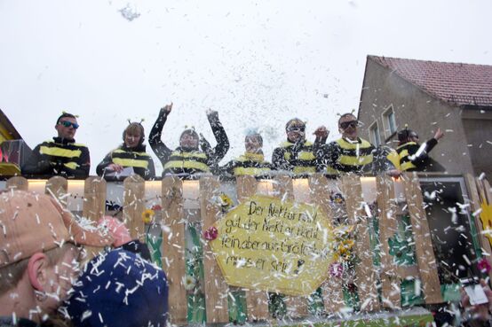 Karneval oder Loveparade?