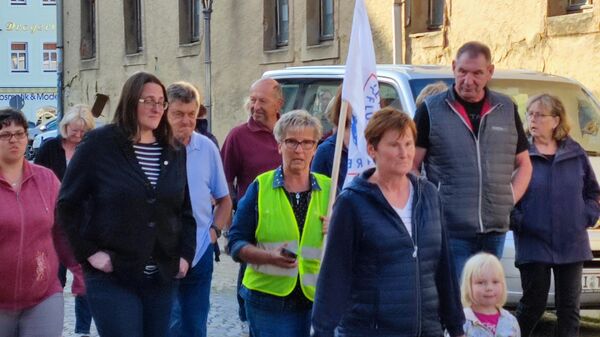 Barbara Lenk (3.v.l.) nahm am Spaziergang teil.