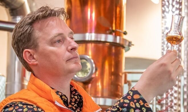 Nils von Sachsen in seiner Manufaktur